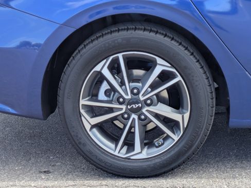 Used 2024 Kia Forte LXS FWD image 9