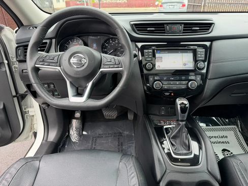 Used 2017 Nissan Rogue SL w/ SL Premium Package AWD/4WD image 15