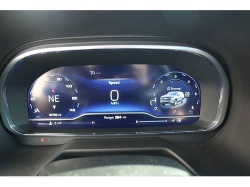 Used 2023 Chevrolet Tahoe Z71 w/ Luxury Package image 23