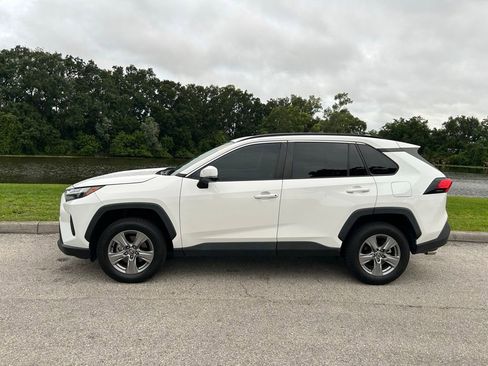 Used 2022 Toyota RAV4 XLE FWD image 2