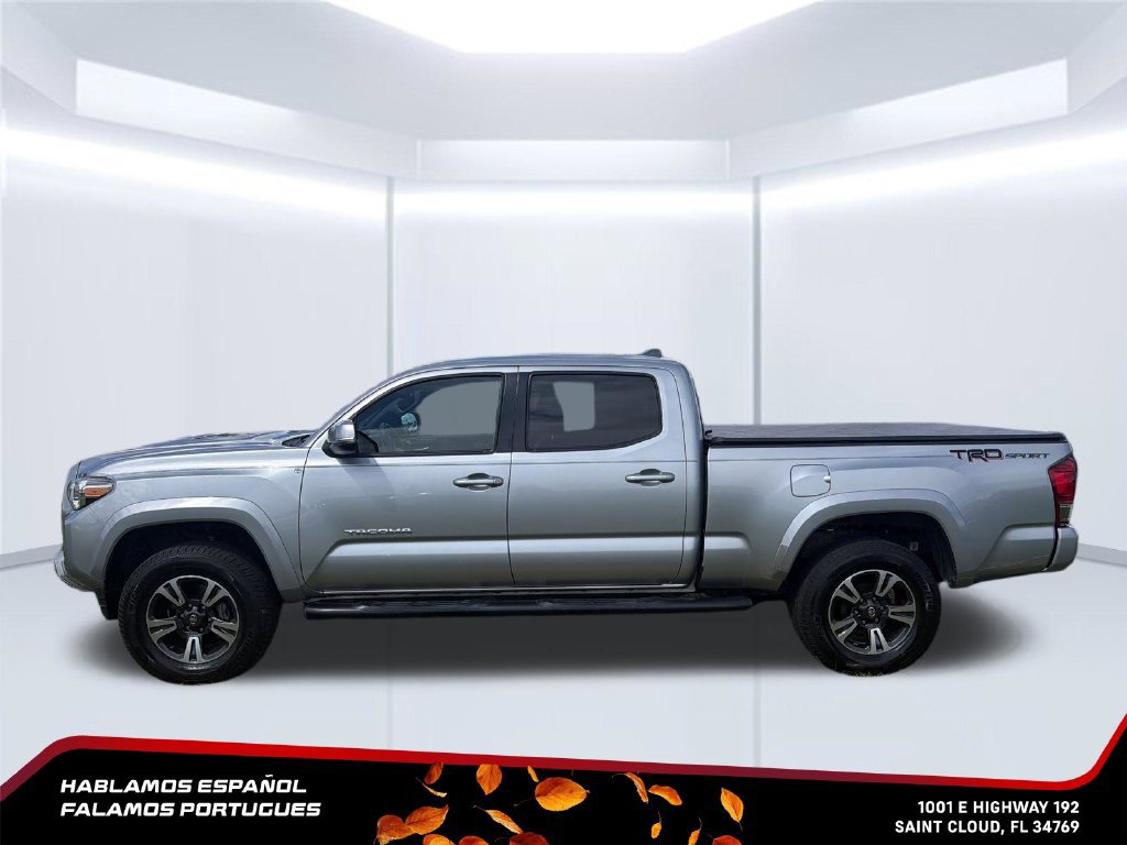 Used 2017 Toyota Tacoma TRD Sport w/ Tow Package RWD image 2