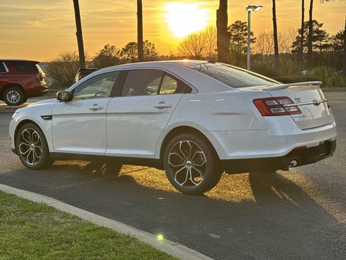 Used 2013 Ford Taurus SHO image 8