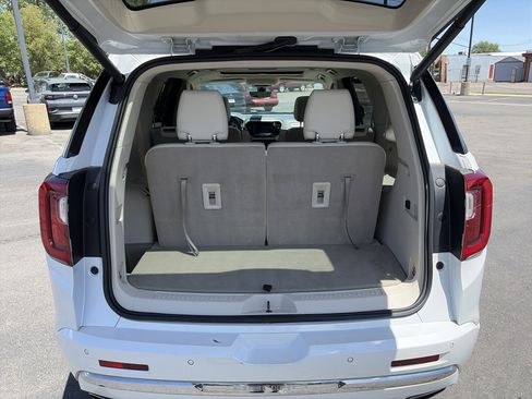 Used 2021 GMC Acadia Denali w/ Denali Ultimate Package AWD/4WD image 30