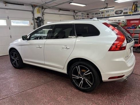 Used 2017 Volvo XC60 T6 R-Design w/ Protection Package AWD/4WD image 2