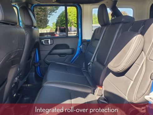 Used 2023 Jeep Wrangler Unlimited Sahara w/ Cold Weather Group AWD/4WD image 34