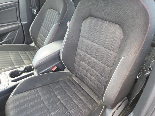 Used 2019 Volkswagen Jetta GLI FWD image 2
