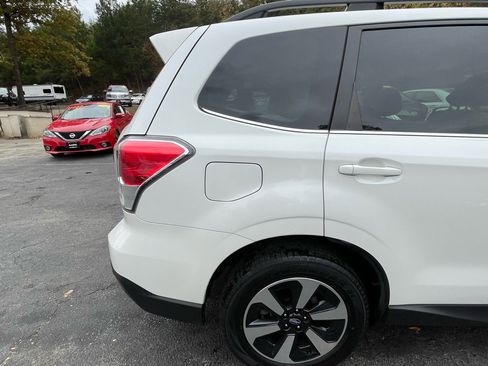 Used 2018 Subaru Forester 2.5i Limited image 9