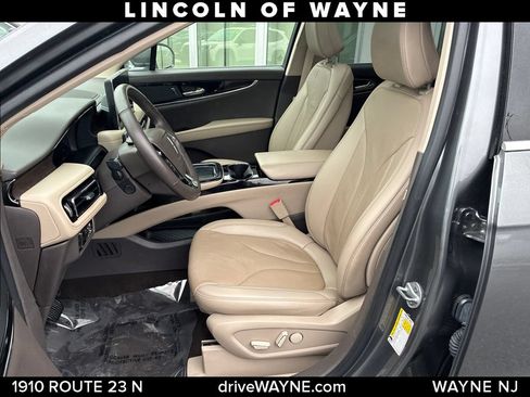 Used 2023 Lincoln Nautilus Reserve AWD/4WD image 12