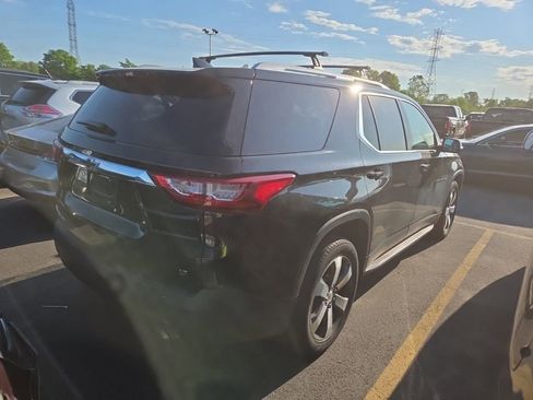 Used 2018 Chevrolet Traverse LT AWD/4WD image 2