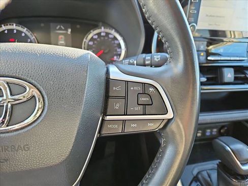 Certified 2022 Toyota Highlander LE image 15