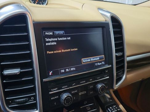 Used 2014 Porsche Cayenne Platinum Edition AWD/4WD image 30