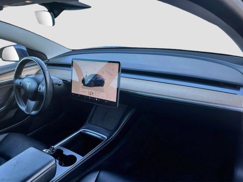 Used 2022 Tesla Model 3 Standard Range RWD image 28