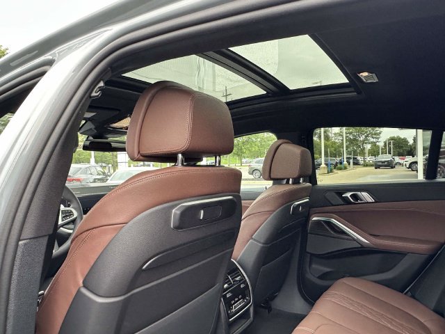 New 2027 BMW X6 xDrive40i w/ Climate Comfort Package AWD/4WD image 11