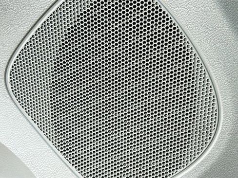 Used 2015 Chrysler Town & Country Touring w/ Driver Convenience Group image 19