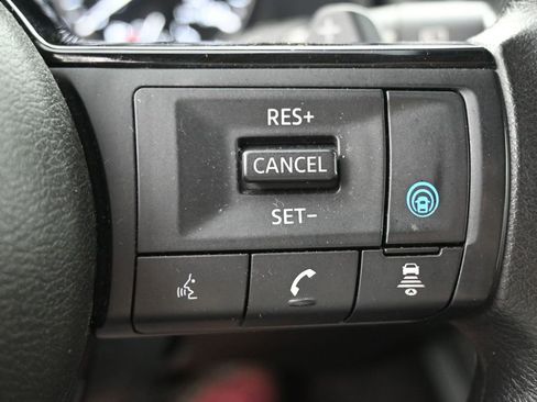 Used 2022 Nissan Rogue SV FWD image 16