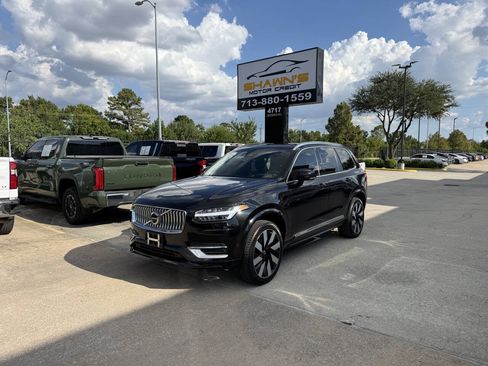 Used 2023 Volvo XC90 T8 Ultimate w/ Protection Package Premier AWD/4WD image 3