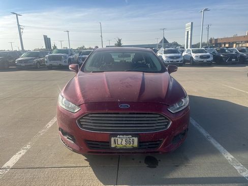 Used 2016 Ford Fusion SE w/ Equipment Group 201A image 5