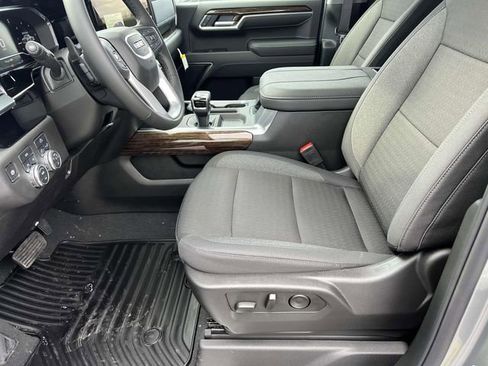 Used 2025 GMC Sierra 1500 Elevation image 16