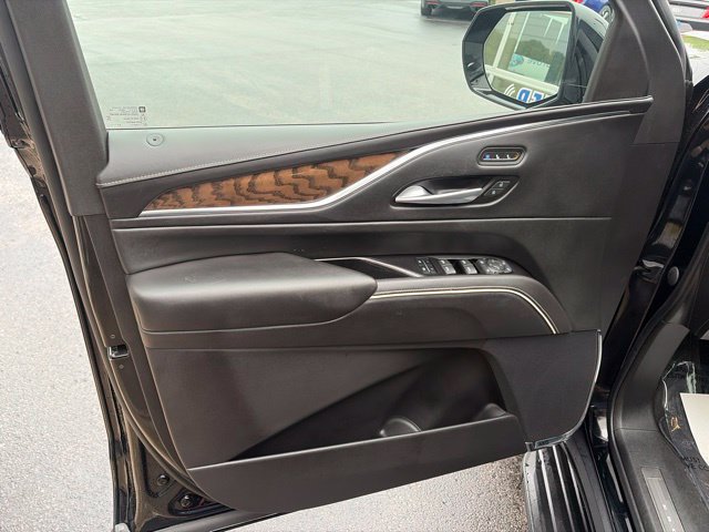 Used 2023 Cadillac Escalade Sport Platinum w/ LPO, ONYX Package AWD/4WD image 10