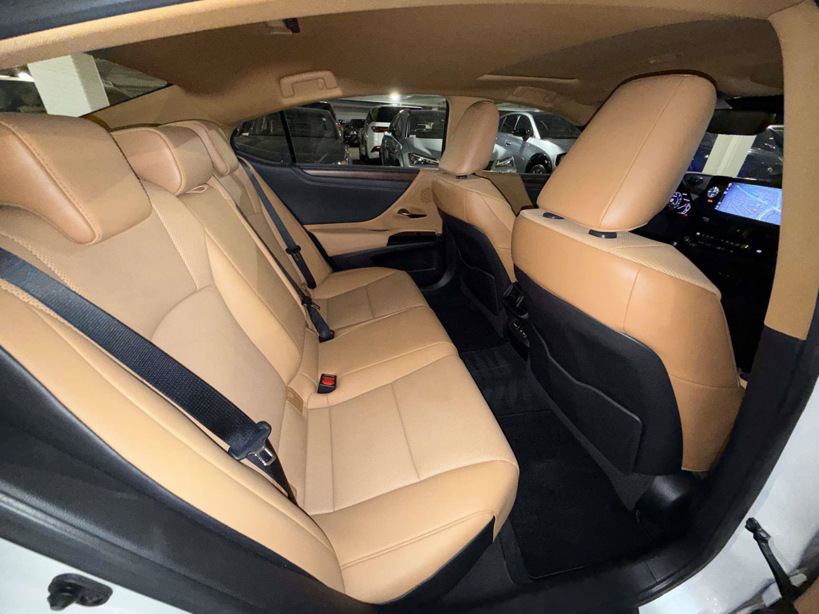 Certified 2022 Lexus ES 350 w/ Premium Package FWD image 16