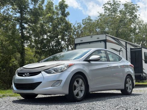 Used 2012 Hyundai Elantra GLS w/ Preferred Pkg 3 FWD image 3