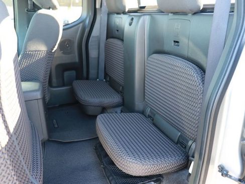 Used 2016 Nissan Frontier SV image 14