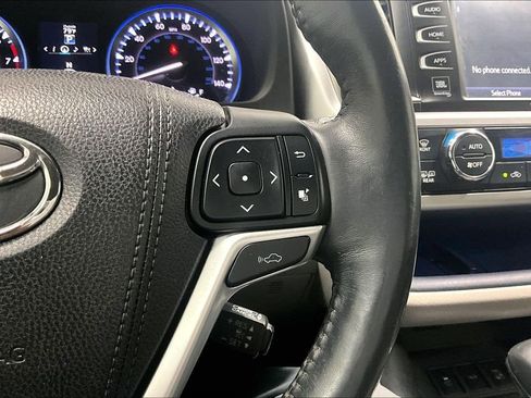 Used 2016 Toyota Highlander Limited Platinum image 17