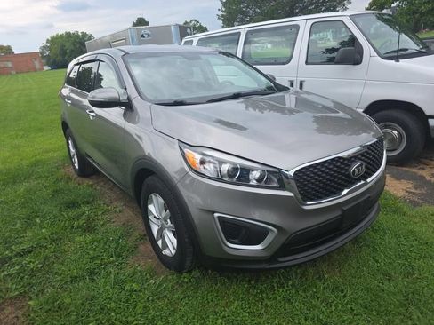 Used 2018 Kia Sorento L FWD image 3