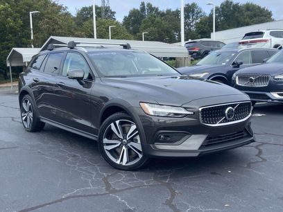 Certified 2023 Volvo V60 B5 Cross Country Plus w/ Climate Package