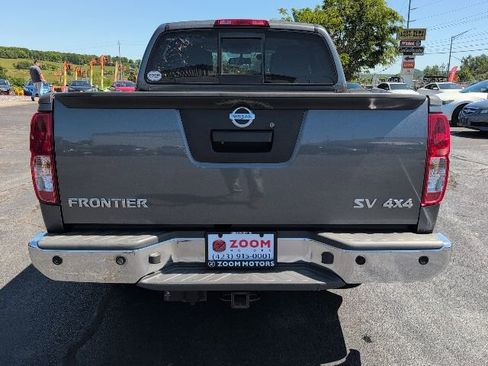 Used 2017 Nissan Frontier SV w/ SV Value Truck Package AWD/4WD image 7