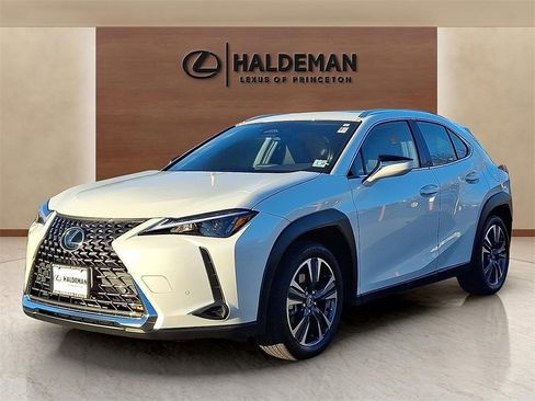 Used 2025 Lexus UX 300h AWD image 4