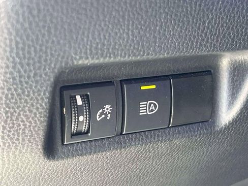Used 2024 Toyota RAV4 XLE FWD image 27