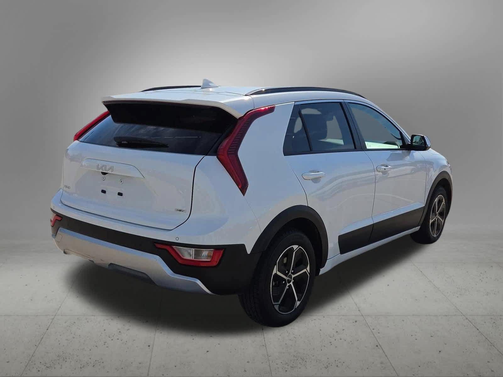 Certified 2023 Kia Niro EX FWD image 6