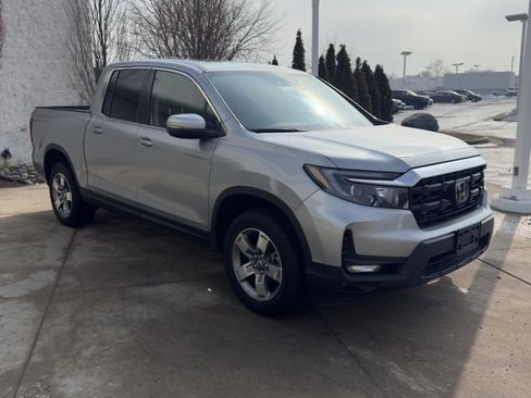 Certified 2025 Honda Ridgeline RTL image 7