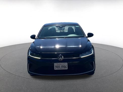 Used 2025 Volkswagen Jetta SE image 4