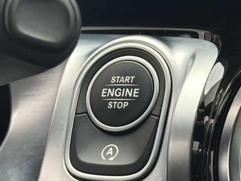 Certified 2024 Mercedes-Benz GLB 250 image 17