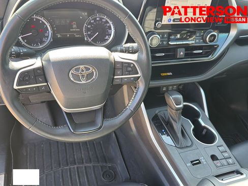 Used 2023 Toyota Highlander XLE FWD image 15