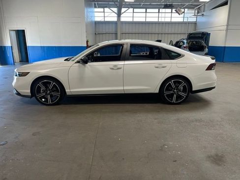 Used 2025 Honda Accord Sport image 6
