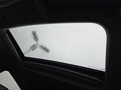 Used 2022 Chevrolet Silverado 2500 LTZ w/ LTZ Convenience Package image 13