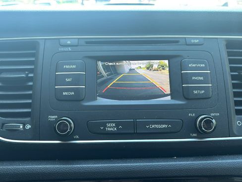 Used 2015 Kia Sedona LX w/ LX Convenience Package FWD image 13