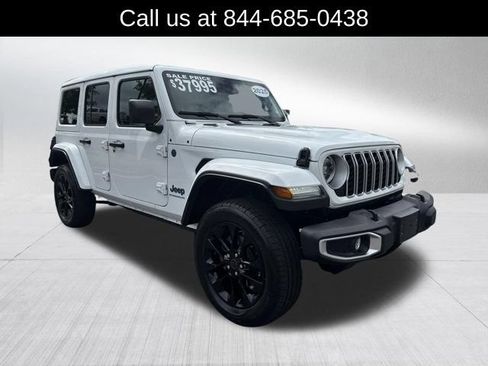 Certified 2025 Jeep Wrangler Unlimited Sahara w/ Safety Group AWD/4WD image 3