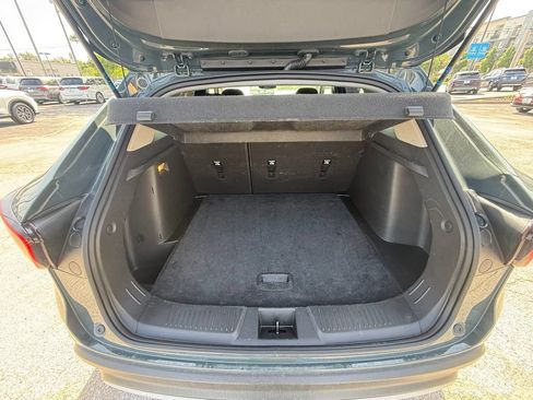Used 2025 Chevrolet Trax LT w/ LT Convenience Package FWD image 30