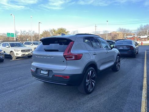 Certified 2025 Volvo XC40 B5 Ultra w/ Protection Package Premier image 8