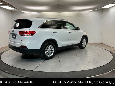 Used 2016 Kia Sorento LX image 5