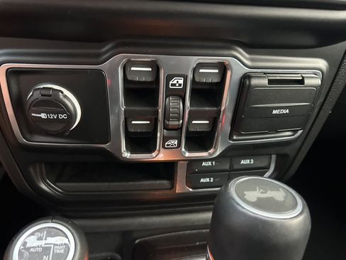 Used 2023 Jeep Wrangler Sahara w/ Cold Weather Group image 44