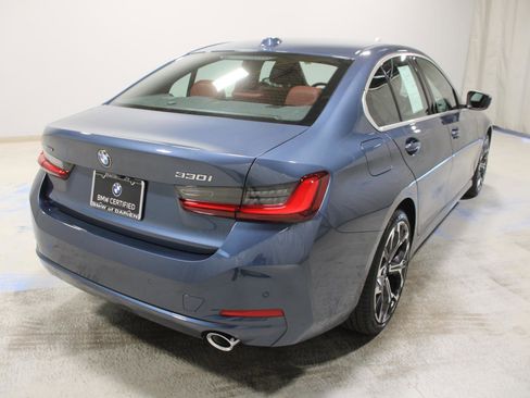 Certified 2025 BMW 330i xDrive Sedan w/ Premium Package image 8