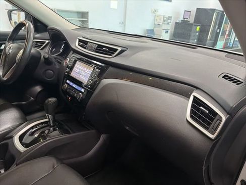 Used 2016 Nissan Rogue SL w/ SL Premium Package AWD/4WD image 29