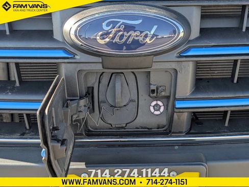 Used 2023 Ford E-Transit image 4