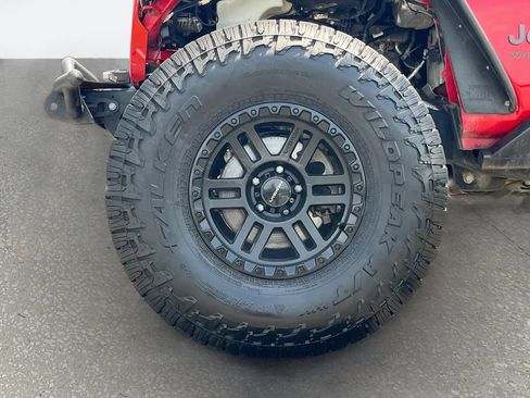 Used 2021 Jeep Wrangler Unlimited Rubicon AWD/4WD image 27