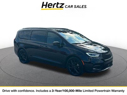 Used 2025 Chrysler Pacifica Limited